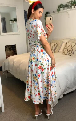 Hot Sale ✨ D.Anna Floral Wrap Midi ???? Dress In White ✔️