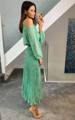 Brand new ???? Traffic People Green Dobby Cold Shoulder ???? Dress ????