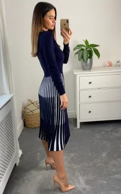 Flash Sale ???? Fever London Lewes Collar ???? Dress Colour Navy And Cream ????