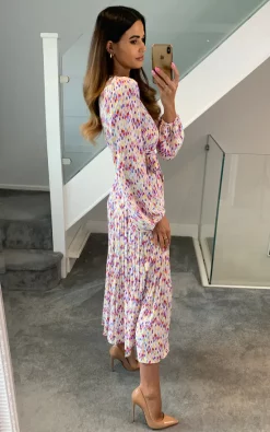 Buy ???? Traffic People Fathomless ???? Dress In White Abstract ???? -Zack Sales Store 2022 04 25 Naomi TrafficPeople107