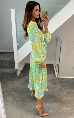 Top 10 ⭐ Traffic People Fathomless ???? Dress In Yellow Floral ???? -Zack Sales Store 2022 04 25 Naomi TrafficPeople79