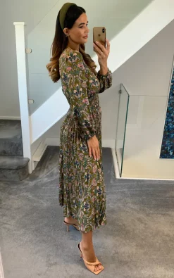 Best reviews of ???? Traffic People Paisley Aurora ???? Dress In Green ???? -Zack Sales Store 2022 08 04 naomi TrafficPeople36