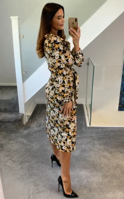 Best reviews of ???? Traffic People Moody Meadow Cinch ???? Dress In Black ???? -Zack Sales Store 2022 08 04 naomi TrafficPeople82