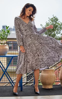 Buy ???? AWAMA Long Sleeve Midi ???? Dress With V Neckline In White ⌛