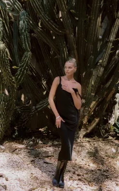 Discount ???? SNDYS Black Satin Midi ???? Dress ???? -Zack Sales Store sndyswinter22 114